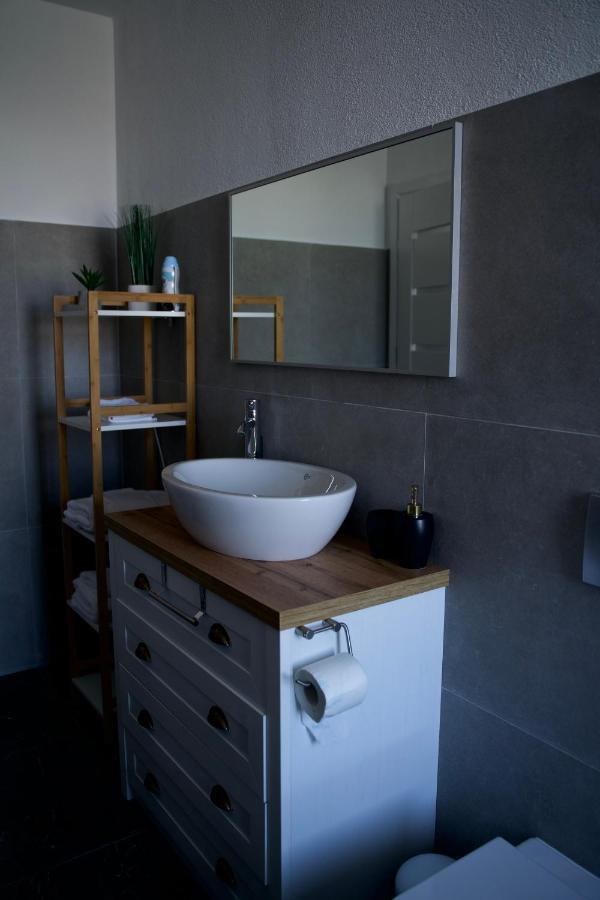 Style Hotel Ungheni Екстер'єр фото